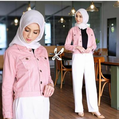 Perpaduan Rok Pink 6 Perpaduan Jaket Jeans Pink untuk Tampil Stylish